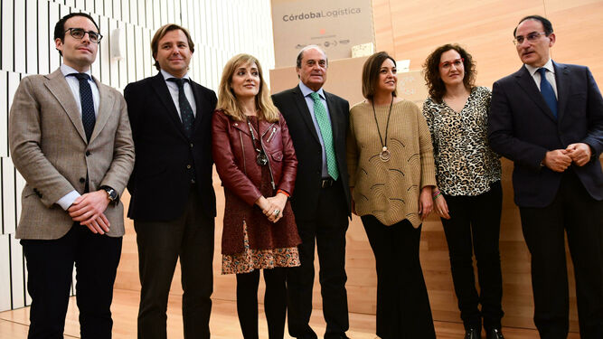 Foto de familia de la presentación de Córdoba Logística a los agentes socioeconómicos andaluces.
