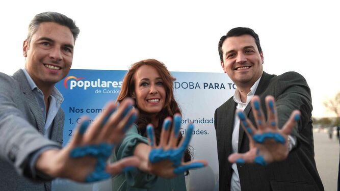 Aguilar junto a Andrés Lorite, candidato al Congreso, y José María Bellido.