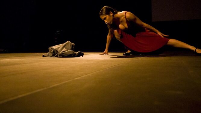 La bailarina y coreógrafa Paula Quintana, que representa este viernes en el Centro Cultural Provincial MVA su solo ‘Latente’.