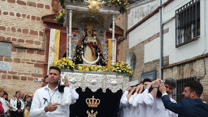 Salida de la Morenita de la parroquia de la Asunción.