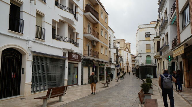Calle Corredera de Montilla, la principal arteria comercial de Montilla.