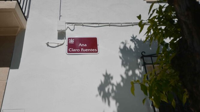 Rótulo de la calle Ana Claro Fuentes, en Cañero.