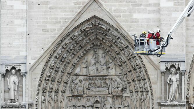 Las im&aacute;genes de Notre Dame tras la tragedia