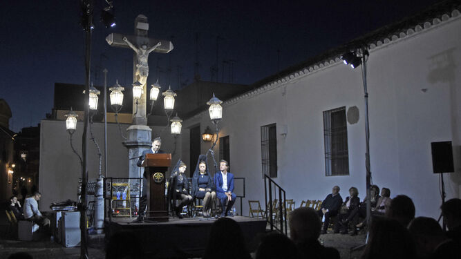La Escuela de Saetas de Córdoba ofrece una exaltación junto al Cristo de los Faroles.