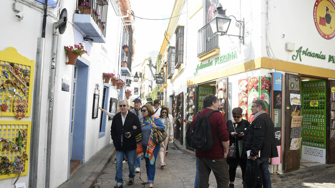 Turistas en la zona del barrio de la Catedral.