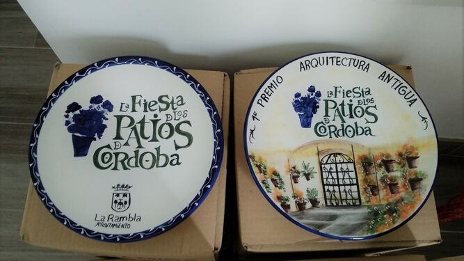 Platos entregados por el Ayuntamiento de La Rambla.