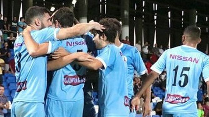 Los jugadores del Ciudad de Lucena celebran un gol esta temporada.