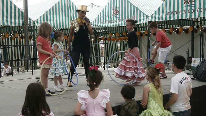 Actividad infantil en la Caseta Municipal.