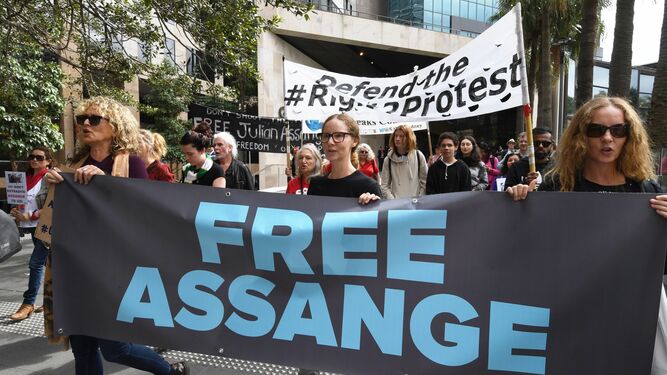 Manifestantes en una concentración para pedir la liberación de Assange en 12 de abril en Sidney.