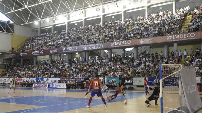 Las im&aacute;genes del triunfo del C&oacute;rdoba CF Futsal ante el Meng&iacute;bar (5-1)