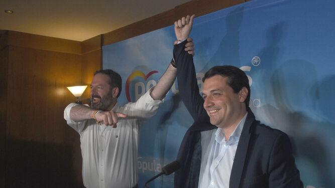 Molina y Bellido en la noche electoral.