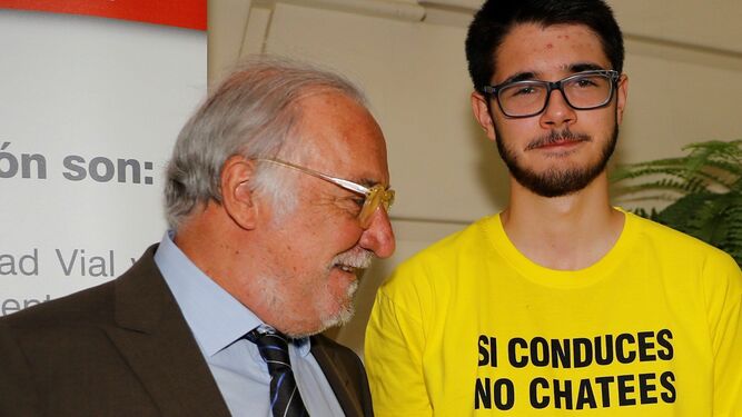 El director general de Tráfico, Pere Navarro, presenta la campaña "Si conduces, no chatees".