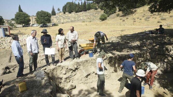 Trabajos de excavación en Medina Azahara.