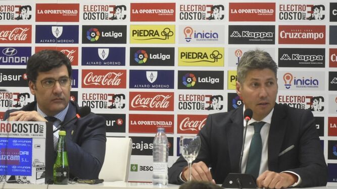 Jesús León y Alfonso Serrano, durante una rueda de prensa.