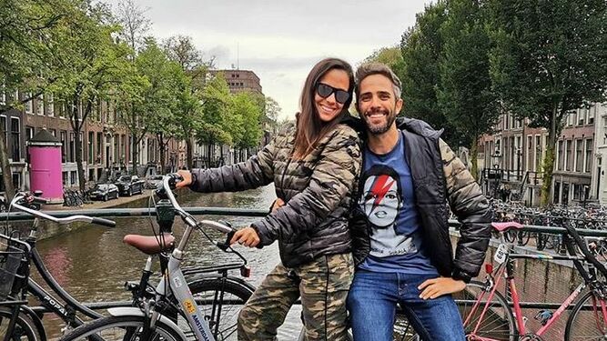 Roberto Leal y su mujer Sara en Amsterdam.