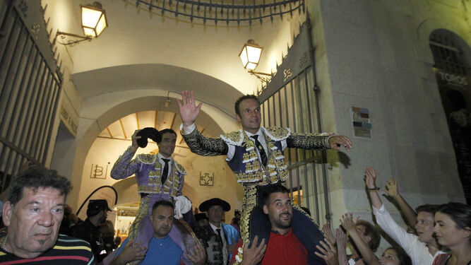 Ureña y Antonio Ferrera a hombros en Almería