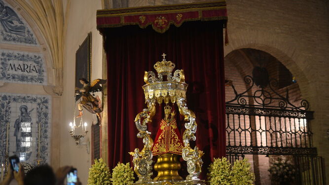 Imagen de la Virgen de la Fuensanta ya en su santuario.