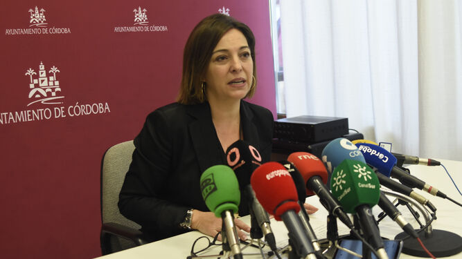La portavoz del PSOE en el Ayuntamiento, Isabel Ambrosio.