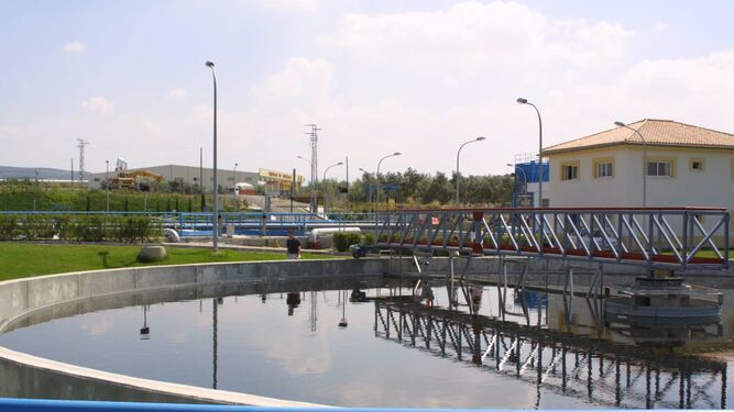 Instalaciones de la estacion depuradora de aguas de Lucena.