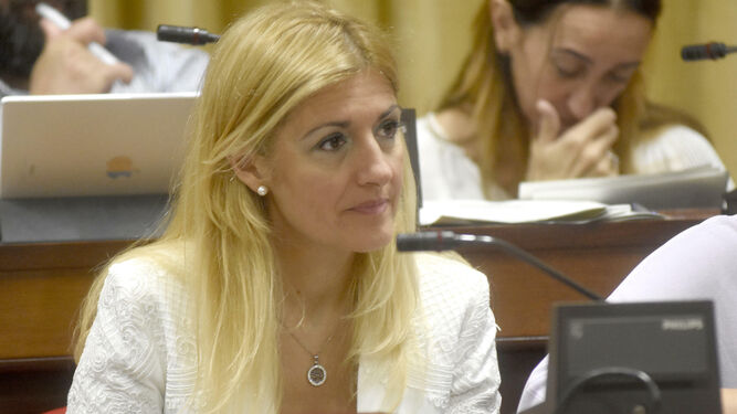 Lourdes Morales, en el Pleno del Ayuntamiento.