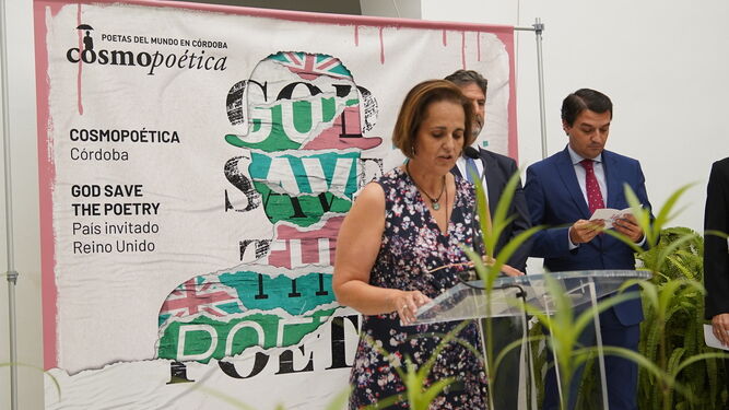La edil de Cultura, Blanca Torrent, durante la presentación oficial de la XVI edición de Cosmopoética.