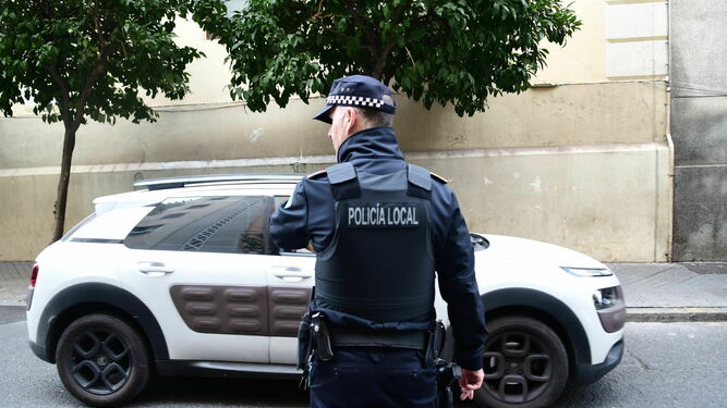 Un agente de la Policía Local de Córdoba.