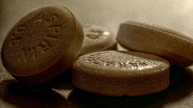La Aspirina es el nombre comercial de la farmacéutica Bayer al descubrimiento de Felix Hoffman.