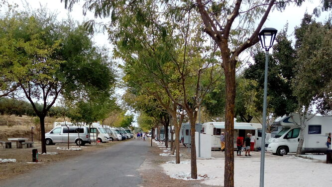 Área de esparcimiento de autocaravanas del municipio.