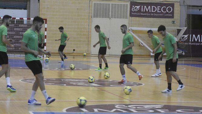 Los jugadores del Córdoba Patrimonio de la Humanidad, durante un entrenamiento.