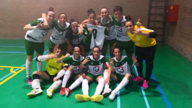 Las chicas del Deportivo Córdoba celebran los tres puntos cosechados en El Ejido.