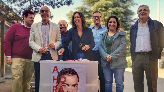 Paseo electoral del PSOE en el Parque Figueroa.