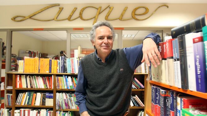 Javier Luque, copropietario y nieto del fundador de la librería.