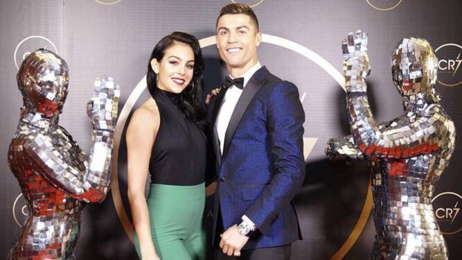 Cristiano Ronaldo y Georgina Rodríguez, en un 'photocall'.