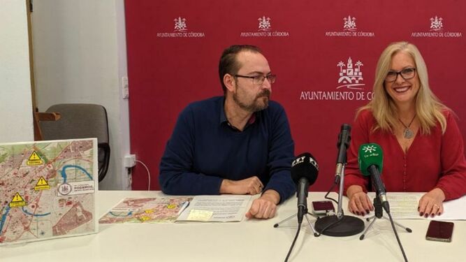 Los concejales de Podemos en rueda de prensa.