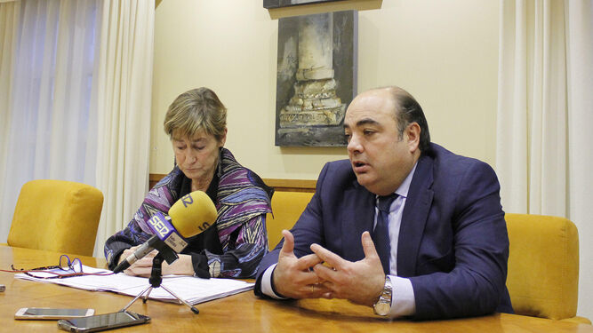 Victoria Ortega y José Luis Garrido explican los asuntos abordados por el Consejo de la Abogacía.