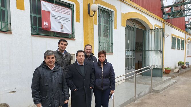 El alcalde de Peñarroya, José Ignacio Expósito, tras visitar las obras.
