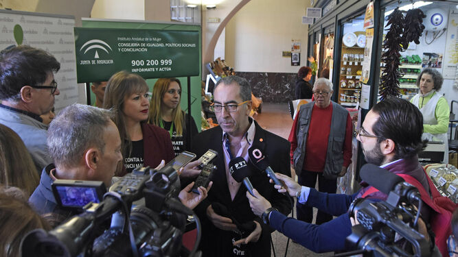 Antonio Álvarez, durante una atención a medios.