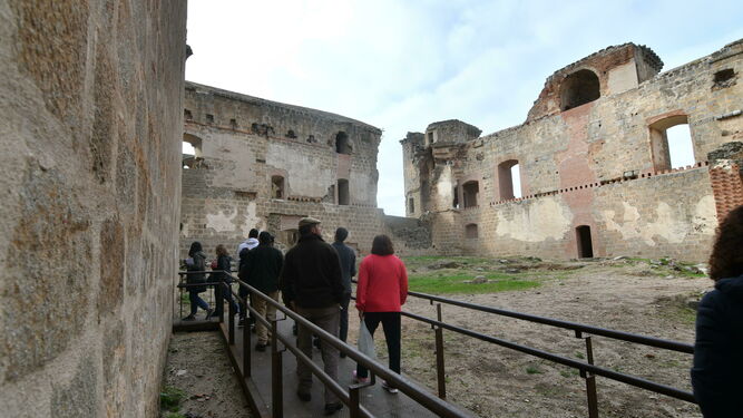 El Castillo de Belalc&aacute;zar recibe sus primeras visitas tras su restauraci&oacute;n