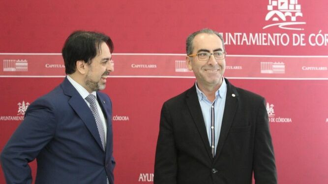 Antonio Álvarez (derecha), junto al gerente de Cecosam, Pedro José Ruiz.