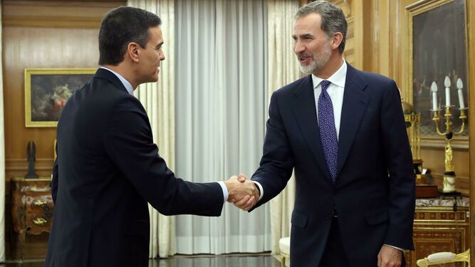 El Rey recibe a Pedro Sánchez.