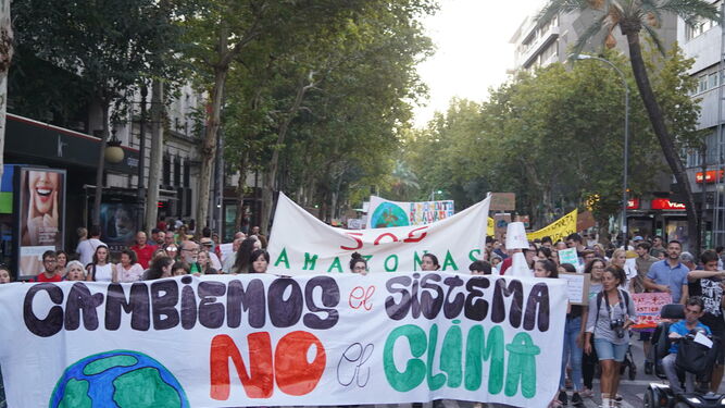 Asistentes a la protesta por el clima celebrada en Córdoba.