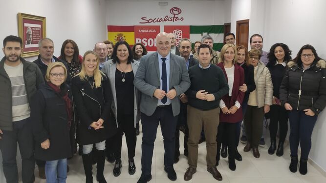 Antonio Ruiz y Dolores Amo, con alcaldes y cargos públicos del PSOE en el Guadiato.