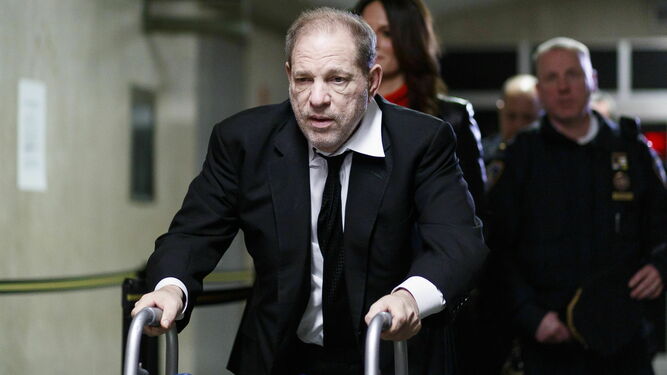 Harvey Weinstein llega a la corte de Nueva York donde está siendo juzgado.