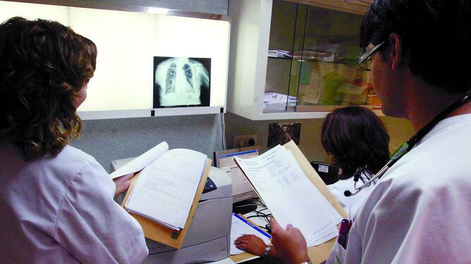 Actividad médica y de investigación en el sistema andaluz de salud.