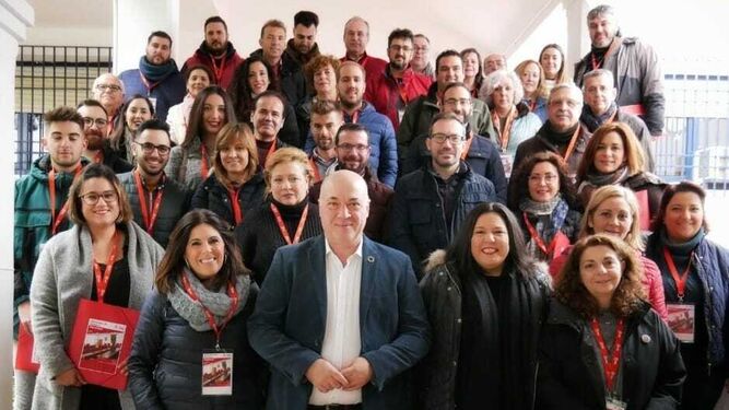 Antonio Ruiz, con concejales y alcaldes del PSOE en Cerro Muriano.