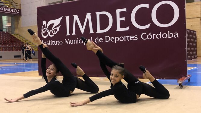 Desiré Rodríguez y Natalia Moreno, las gimnastas del Liceo.