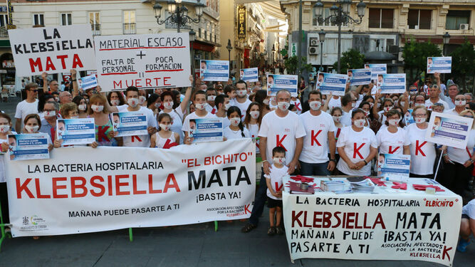 Imagen de archivo de una concentración de la Asociación de Afectados por la Klebsiella.