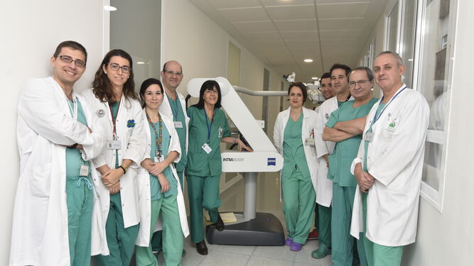 Profesionales de la unidad de Oncología Radioterápica, Radiofísica y Cirugía Oncológica.