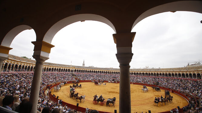 La plaza de toros de la Real Maestranza de Caballería de Sevilla durante la Exhibición de Enganches.