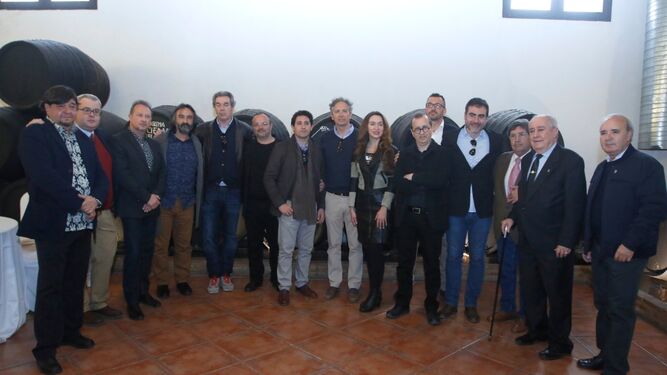 El grupo Córdoba Contemporánea, con representantes de la Sociedad de Plateros.